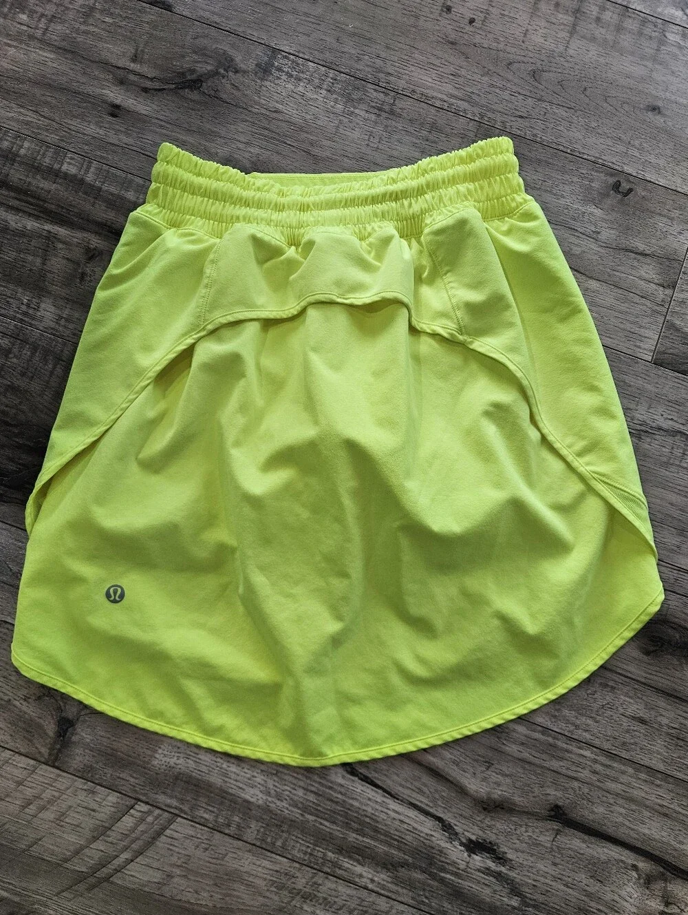 Lululemon Hotty Hot High Rise Athletic Skirt Long Highlight Yellow Sz 2 Neon - Picture 4 of 5